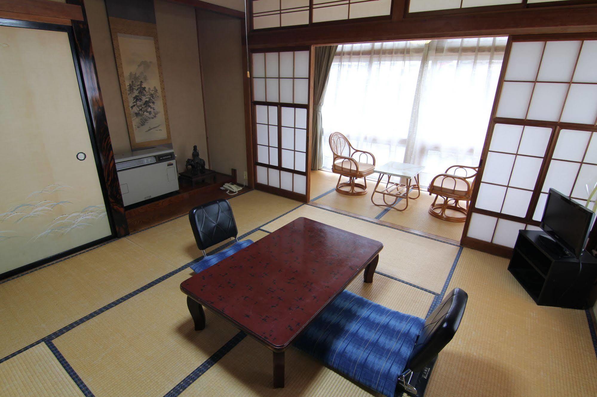 Yamadaya Ryokan Нодзава Онсен Екстериор снимка